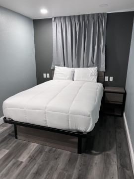 Surf City Inn & Suites - Guest Room - 1 king Bed